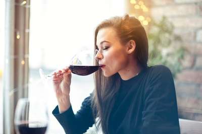 drinking alcohol decreases the efficacy of hrt